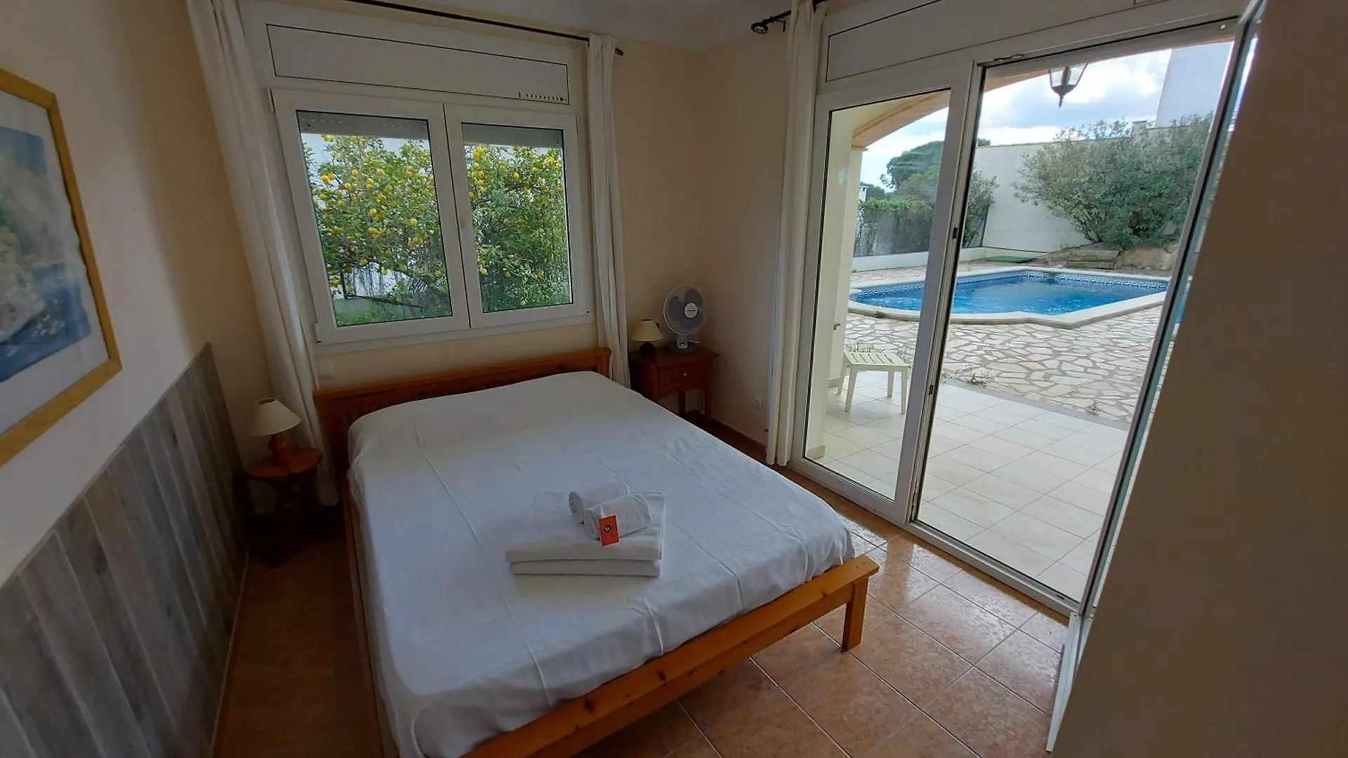 Casa Christa Villa L'Escala Spain